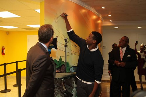 Mural_Signing_Grand_Bahama_Launch_1.jpg