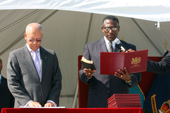 Swearing_in_Alfred_Gray_May_11__2012907.jpg