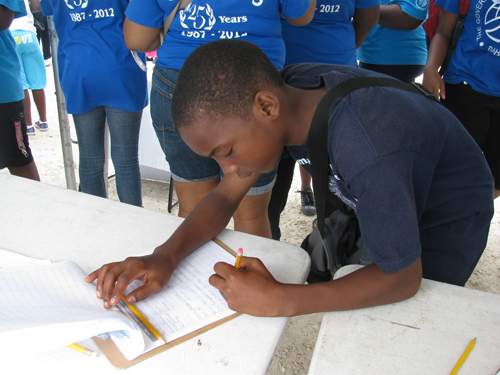 Signing_in_for_International_Coastal_Cleanup_at_Yamacraw.jpg