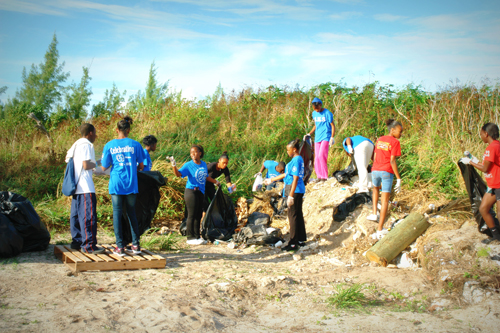 Volunteers_tackle_trash_at_Yamacraw_Beach_During_International_Coastal_Cleanup.JPG