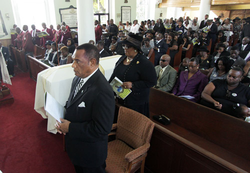 WENDELL-FRANCIS-FUNERAL-_1938-2012-SEPT-1_-2012--------00384.jpg