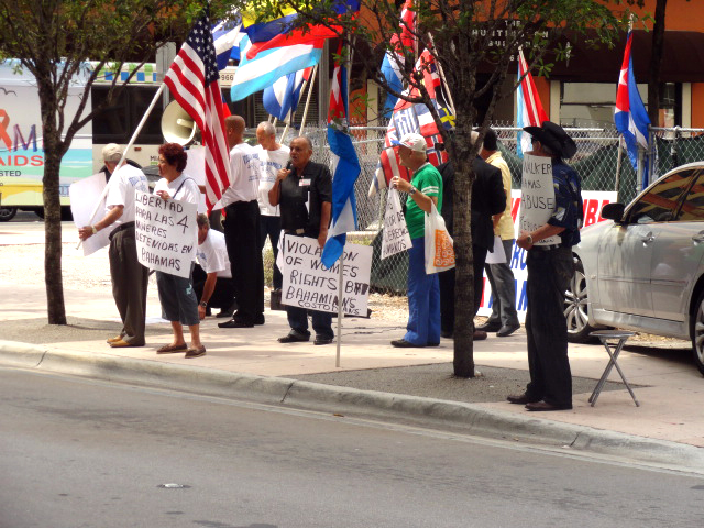 Cuban_protestorsDSC00614.JPG