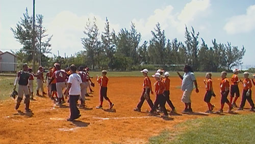Sluggers-and-Marlins-shake-hands-after-the-game.jpg