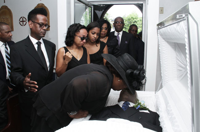 Family-at-MR-ED-ELLIS-FUNERAL-SERVICE_ST-AGNES-ANGLICAN-CHURCH-JUNE-13_-2014.jpg