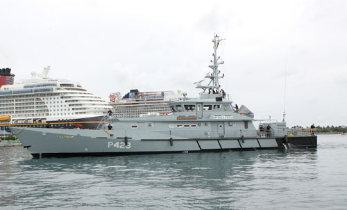 HMBS-Leon-Livingstone-Smith-Arrives---Photo-1.jpg