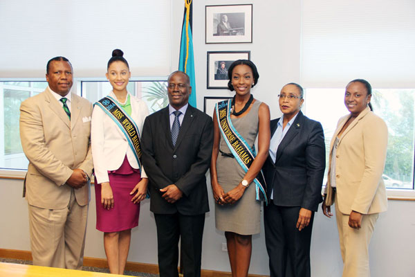 Miss-Bahamas-Visits-Min.-of-Foreign-Affairs.jpg