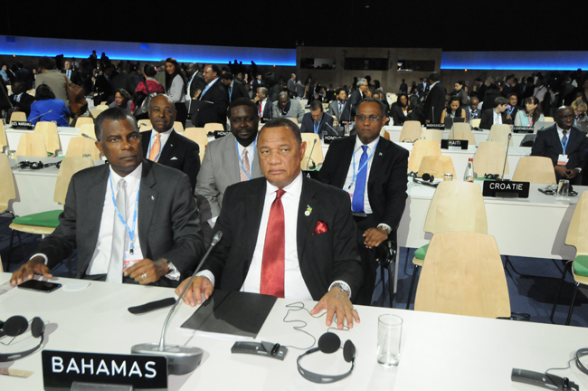 PM-and-Ministers-at-Climate-Convention-in-Paris-2015.jpg