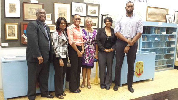 Pic-1--AMMC-Researchers-present-to-Bahamas-HIstorical-Society.jpg