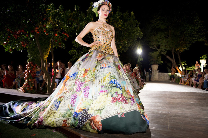 Wiskundig Rommelig droogte thebahamasweekly.com - Dolce & Gabbana Alta Mode: Where dreams do come true