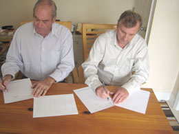 sm-MOU-Signing-Picture-of-Paul-Day-on-the-Left-_-Howard-Nash-on-the-Right_1_.jpg