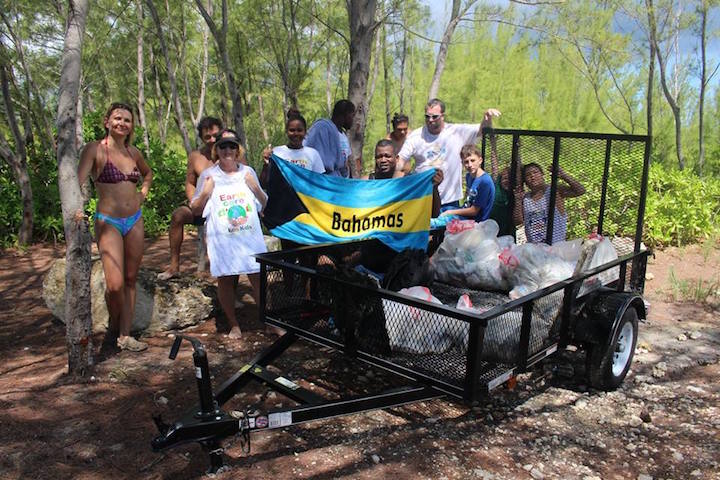 EARTHCARE_volunteers_with_the_results_of_the_Underwater____Cleanup.jpg