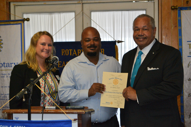 President_Rodney_Smith_accepts_Rotary_appreciation.jpg