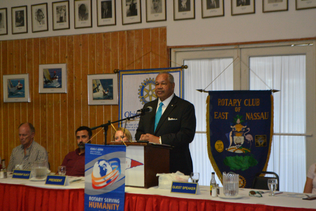 President_Smith_addresses_Rotary_1.jpg