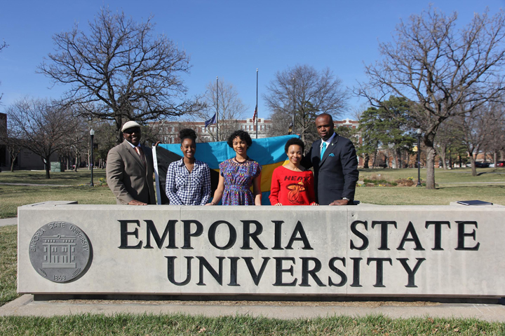 RANDY-WITH-STUDENTS-AT-EMPORIA-STATE.jpg