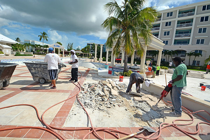 Sandals-Pool-deck-1.jpg