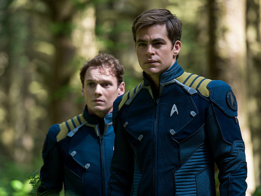 Star-Trek-Beyond-Anton-Yelchin-Chris-Pine_1.jpg