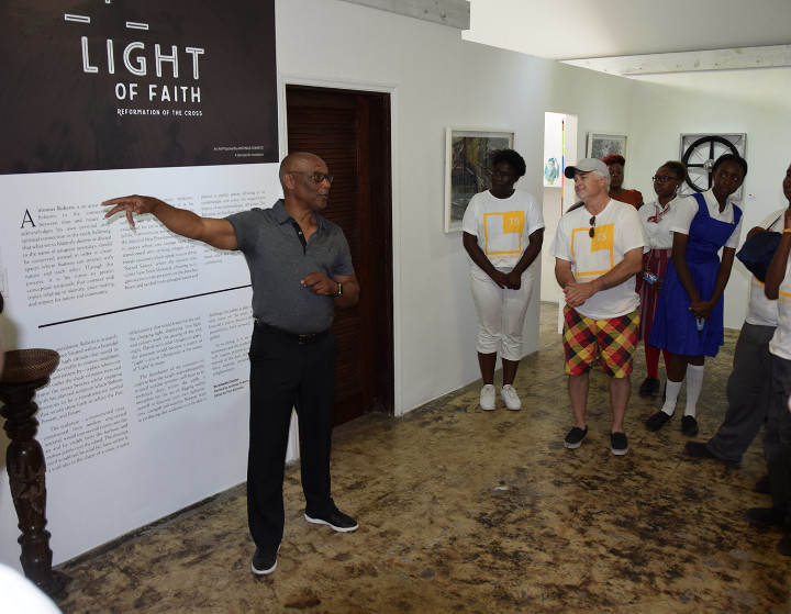 3_-_GSO___public_high_school_students_hear_the_inspiration_behind_Antonius_Roberts__Light_of_Faith__exhibition.jpg