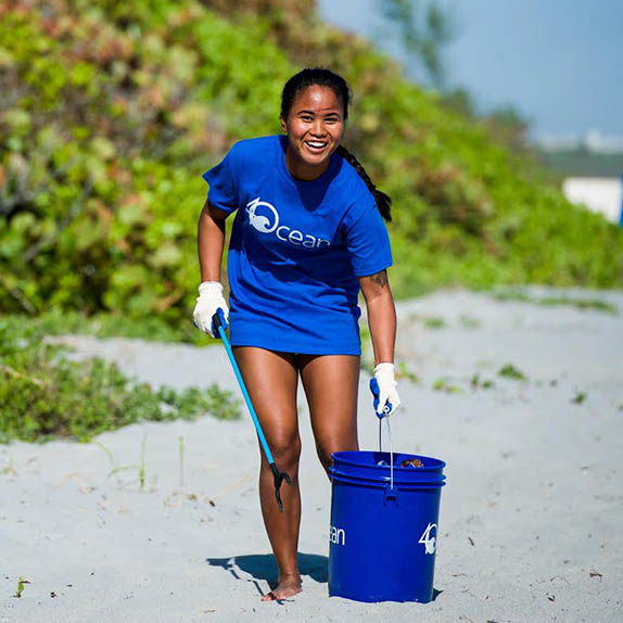 4_Ocean_Girl_Clean_up_Beach.jpg