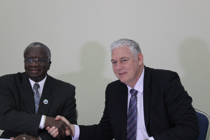 Barbados_and_St_Lucia_handshake_following_signing_1_.jpg