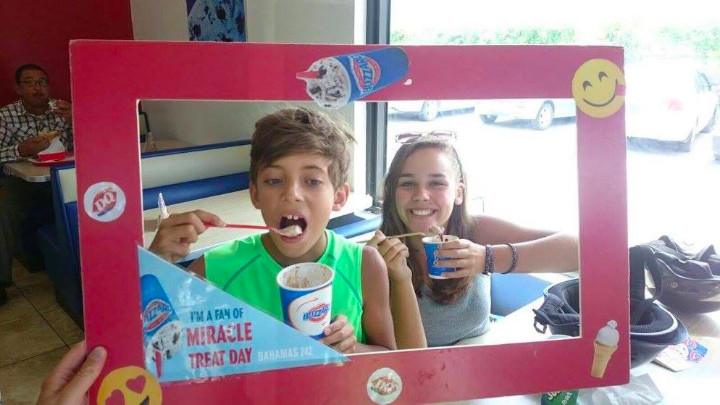 DQ_fans_enjoy_blizzards_on_Miracle_Treat_Day_.jpg