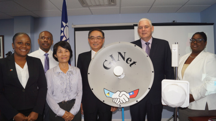 From_R-L_-_PS_Publc_Service_Esther_Bousquet__PM_Allen_Chastanet__Taiwan_Ambassadror_HE_Douglas_Shen___with_GINet_team._1_.jpg