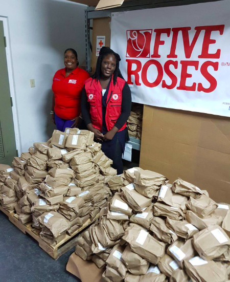 Milo_Butler_and_JM_Smucker_donate_1000_bags_of_flour_to_Bahamas_Red_Cross_Society___1_.jpg