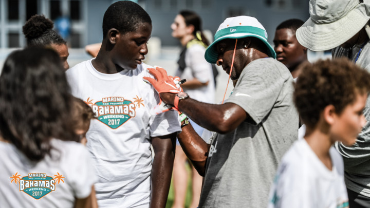 OJ_McDuffie_at_youth_clinic_in_The_Bahamas.jpg