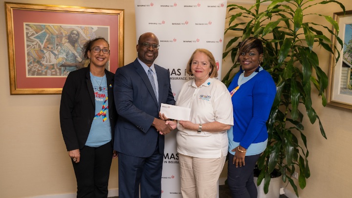 Bahamas_First_Donates_to_REACH-2.jpg