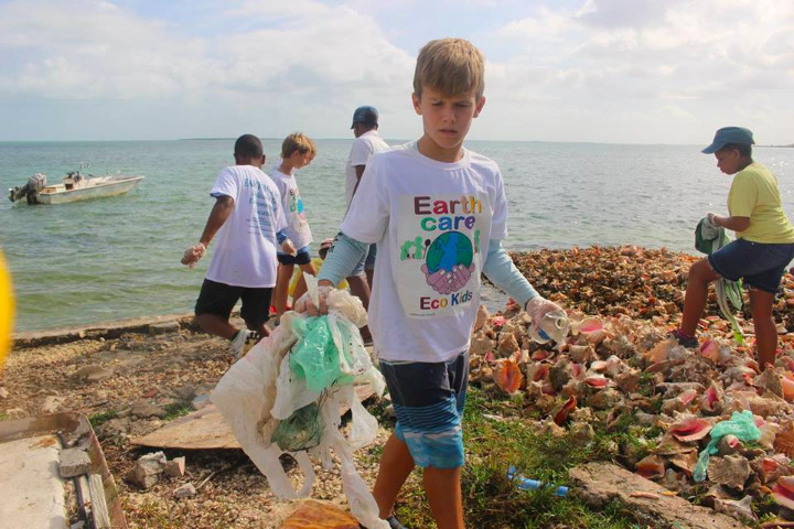 Brody_Thompson__EARTHCARE_Eco_Kid_______________cleaning_the_mangroves_in_West_End.jpg