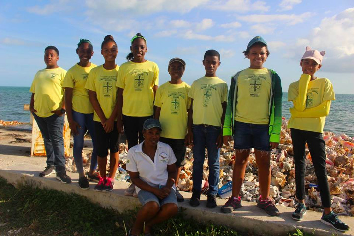 Freeport_Gospel_Chapel_School__________students_with_their_teacher__Ray_Fawcett.jpg