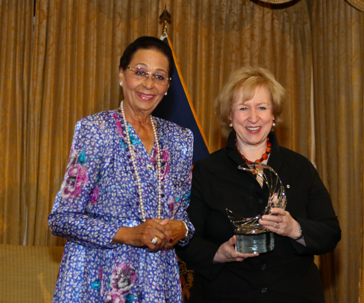 Governor_General_and_the_Rt._Hon._Kim_Campbell_-_2018_Women_of_Distinction_Awards_Ceremony.jpg