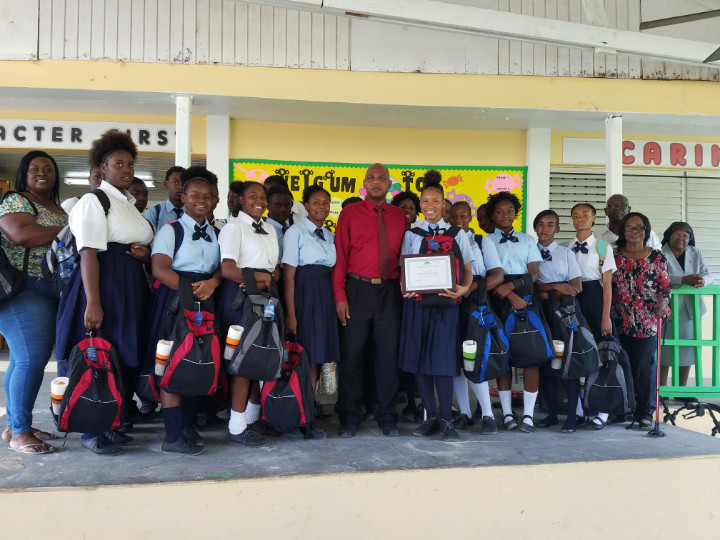 Group_Shot_of_Students_with__Schoolbags_1.jpg