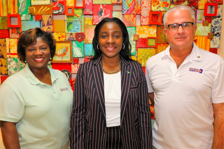 Minister_Rolle_and_Bahamas_Waste_Executives_1_.jpg