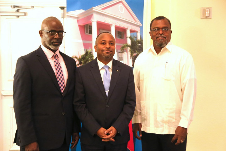 Minister_Thompson_with_BDB_executives.jpg