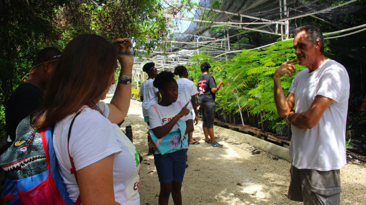 Shannie_Braynen_asks_questions__________about_the_Aquaponics_Tour_2.jpg