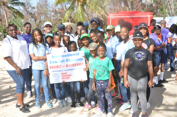 Volunteers_are_all_smiles_after_the_cleanup.jpg