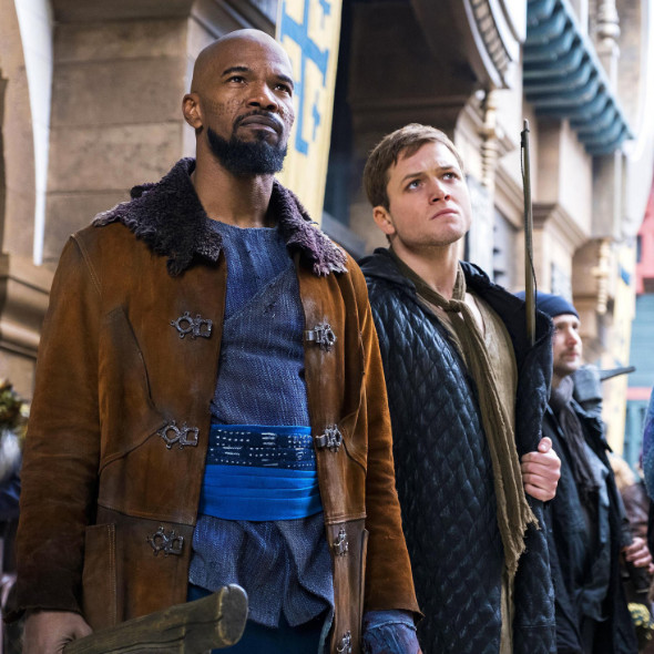 jamie-foxx-as-little-john-and-taron-egerton-in-robin-hood-2018-ew-2932x2932_1_.jpg