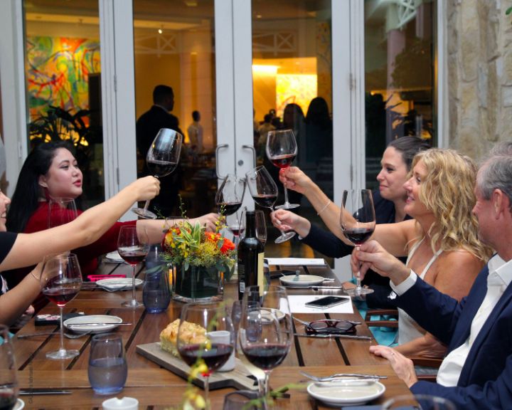 2_Duckhorn_Baha_Mar_Dinner_Guests_Click_Glasses_IMG_9098_Photo_Azaleta.jpg