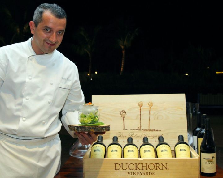 5_Chef_Istvan_Erdos_with_oyster_appetizer_Duckhorn_Wines_Dinner_IMG_9062_Photo_Azaleta.jpg