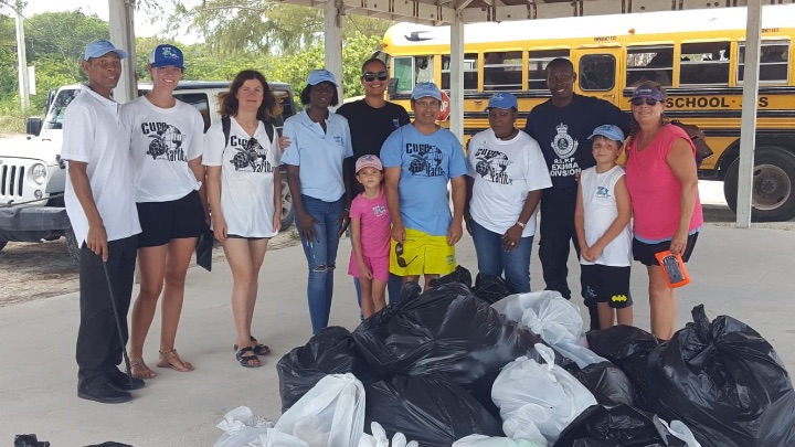 BTC_iVolunteers_Diane_Lockart_and_Rosie_Smith_help_out_with_the_Exuma_beach_cleanup.jpg