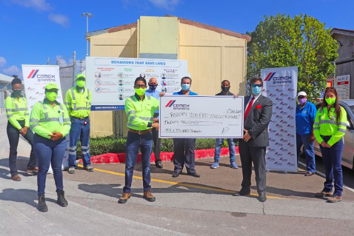 CEMEX_BAHAMAS_PRESENTS_CHEQUE_TO_RCEN__2__1_.jpg