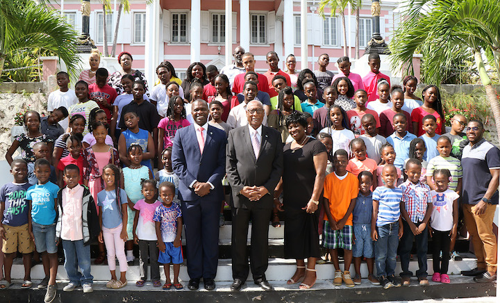 Children_of_Yamacraw_Summer_Programme_-_Photo_at_Government_House.jpg