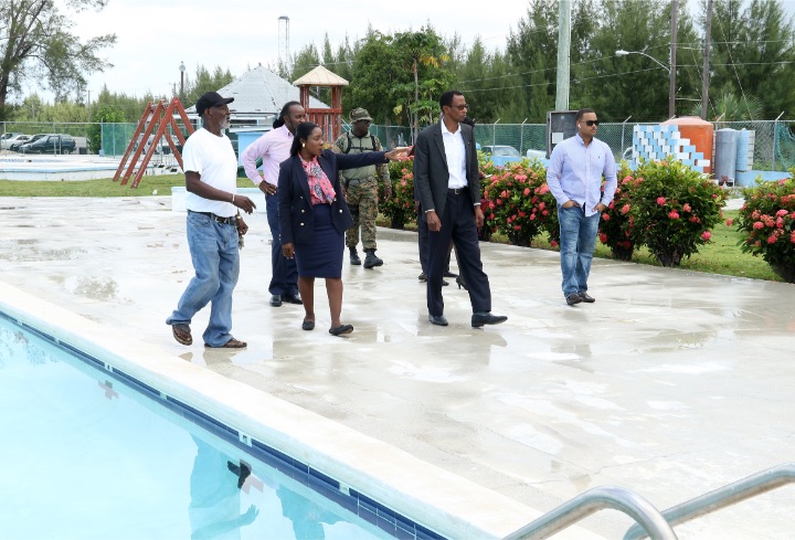 Minister_Rolle_Tours_South_Beach_Pools.jpg
