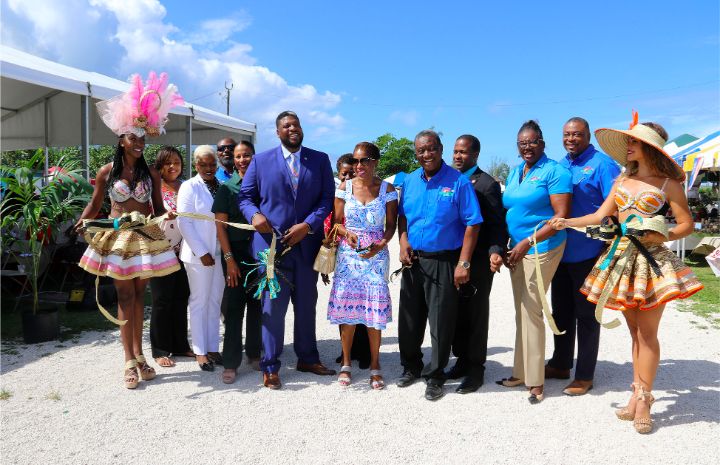 Mrs._Patricia_Minnis_Cuts_the_Ribbon_.jpg