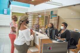 Photo_1-_LPIA_Passengers_now_required_to_wear_face_coverings._Plexiglass_barriers_in_place_at_check-in_counters_1.jpg