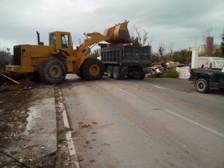 Photo_2-_Joint_Venture_teaming_up_to_maximize_clean_up_efforts_in_Abaco._Approximately_200_truckloads_of_debris_processed_daily_at_Spring_City_Site.jpg