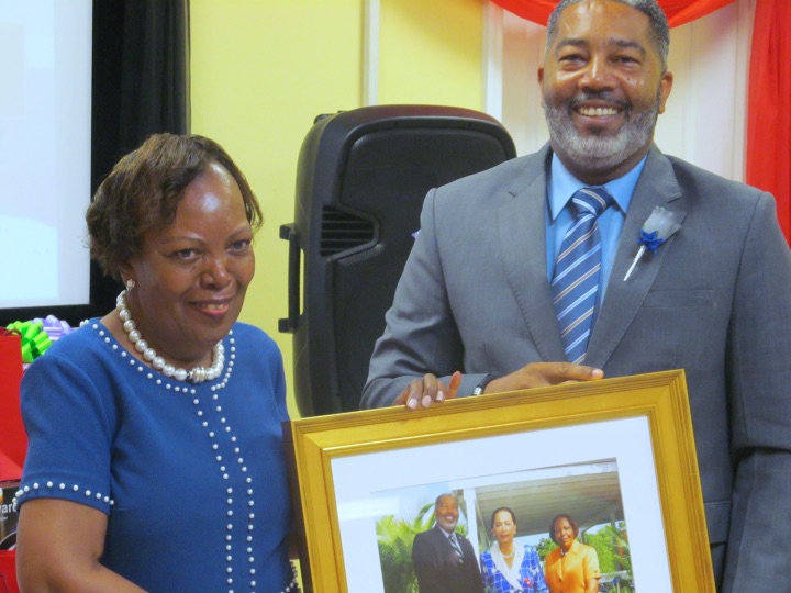 Presentation_to_PS_Sherylee_Smith_by_Social_Services_Minister_the_Hon._Frankie_Campbell.jpg