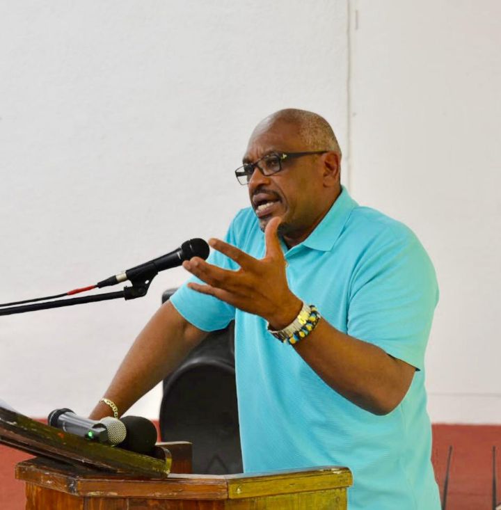 Prime_Minister_Minnis_-_Land_Deeds_to_Inagua_Residents.jpg