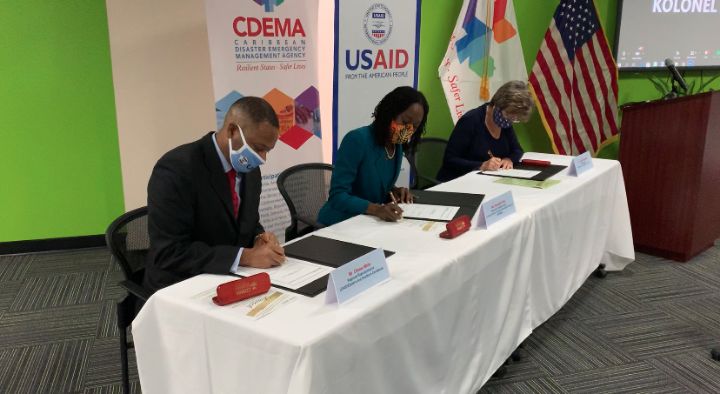 Signing_of_the_CCRI_-_USAID_and_CDEMA_.jpg