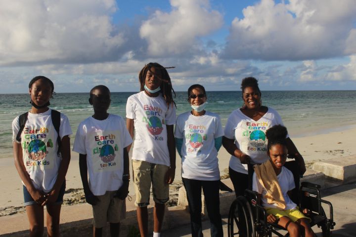 Before_the_Global_Beach_Cleanup_L-R_Kailena_Pinder__Tyler_Dames__Ricardo_Rolle__Jeanette_Austin__Rochelle_Manchester_and_Tylea_Manchester.jpg